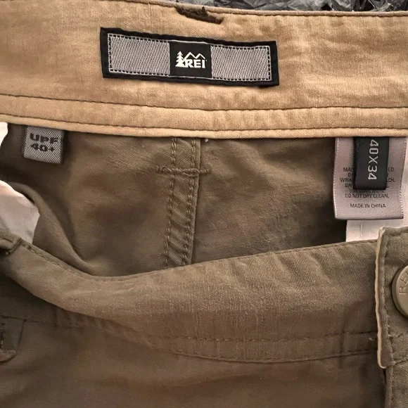 REI Men's Hiking Outdoor Cargo Sage Green UPF 40 Pants SZ 40x34 - Picture 2 of 9